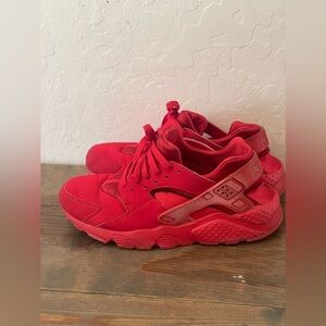 NIKE Huarache Run Women's University Red #654275-600 Size: 7Y